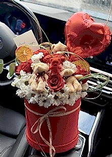 Kutuda 5 G�l Papatya 3 Ay�c�k Kalp Balon Hediye