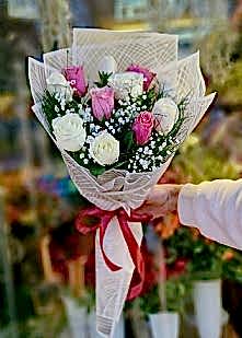 6 Beyaz 4 Pembe G�l Buketi